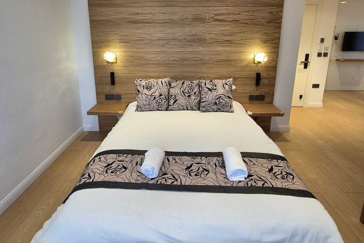 Executive-rum - 1 queensize-säng | Minibar, värdeförvaringsskåp på rummet och individuell inredning