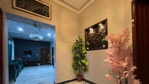 Unclassified image, 3 of 26, button - Luxury International (Islamabad)