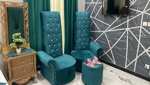 Unclassified image, 4 of 26, button - Luxury International (Islamabad)
