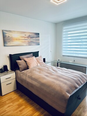 2 chambres, fer et planche à repasser, Wi-Fi, draps fournis