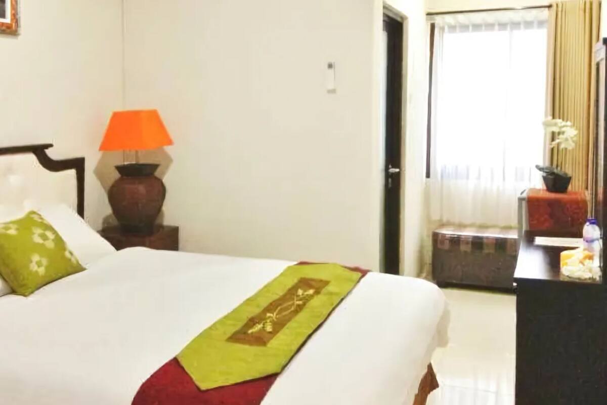 Superior Double Room, 1 Queen Bed, Non Smoking, Private Bathroom | Living area
