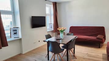 Apartment | Verdunkelungsvorhänge, schallisolierte Zimmer, Bügeleisen/Bügelbrett
