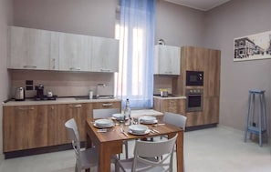 Køleskab, mikrobølgeovn, ovn, opvaskemaskine