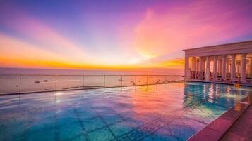 4 piscinas al aire libre