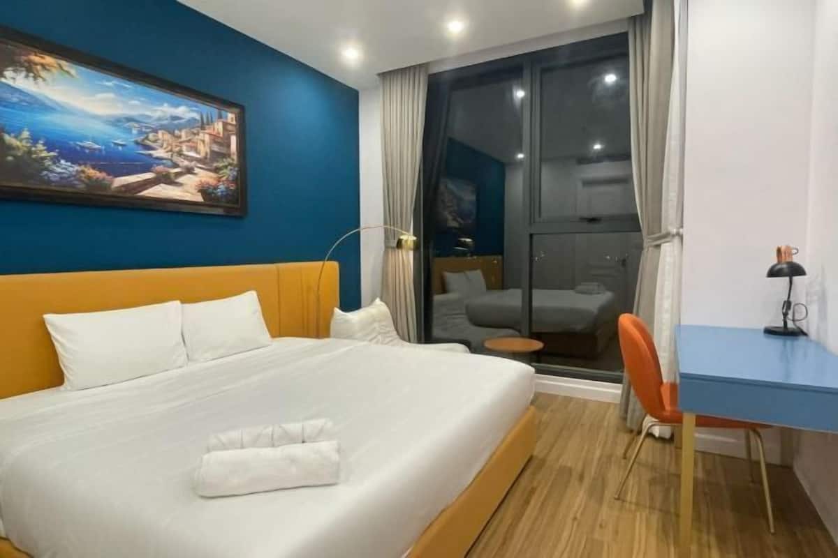 2 chambres, bureau, espace de travail pour ordinateurs portables