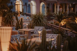Outdoor banquet area - Sea Gallery Phu Quoc Luxury Apartment (Phu Quoc)