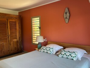 2 bedrooms, iron/ironing board, internet, bed sheets - The Creole House (Baie Mahault)