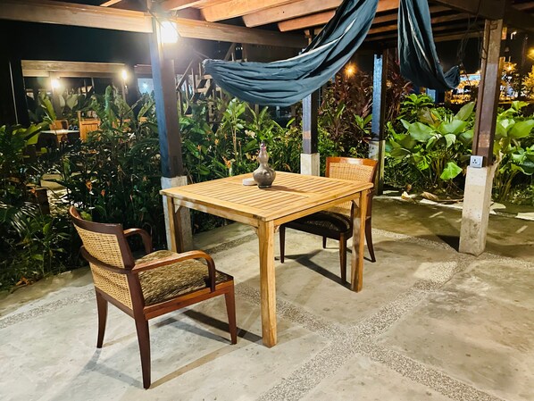 Superior Villa, Balcony, Mountain View | In-room dining