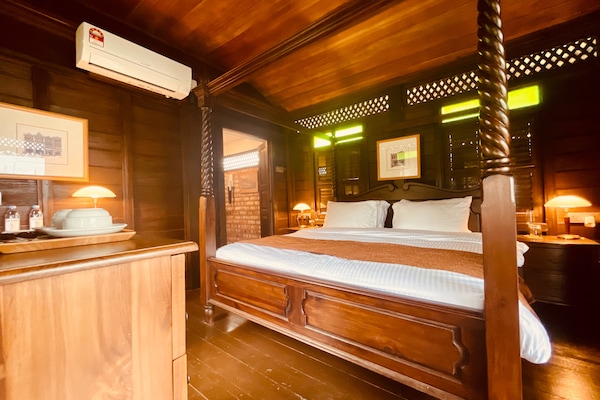 1 bedroom, in-room safe, desk, laptop workspace