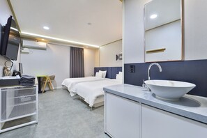 Ropa de cama de alta calidad y escritorio