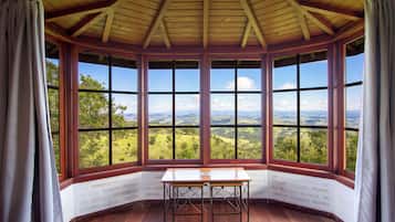 Honeymoon Chalet, Mountain View | 1 bedroom, soundproofing, free WiFi, wheelchair access