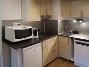 Fridge, microwave, dishwasher