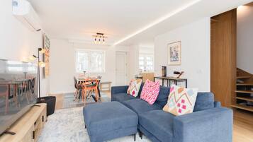 House | 3 bedrooms, iron/ironing board, Internet