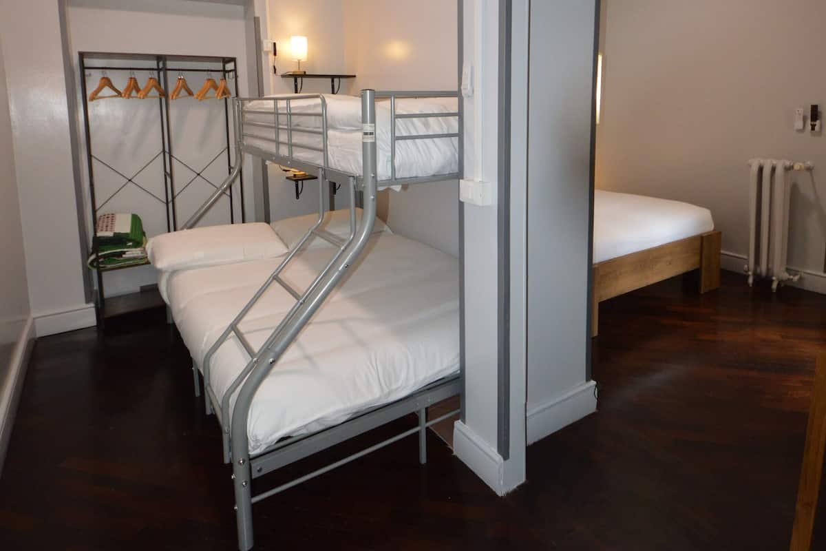 1 habitación y caja de seguridad en la habitación