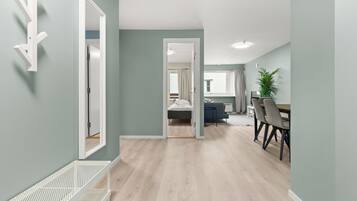 Căn hộ phong cách cổ điển, ban công | 4 phòng ngủ