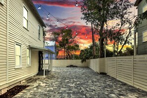 Terrace/patio - Cedar Street Retreat - Unit D (St. Augustine)