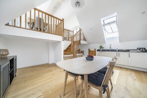 Dining - St Mary's Barn - sleeps 6 guests  in 3 bedrooms (Stalbridge)