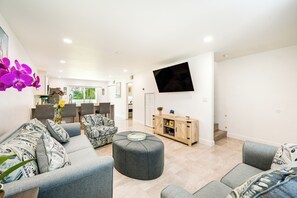 Apartment (2 Bedrooms) | Interior - Marco Island Townhome: 2 Mi to Beaches! (Marco Island)