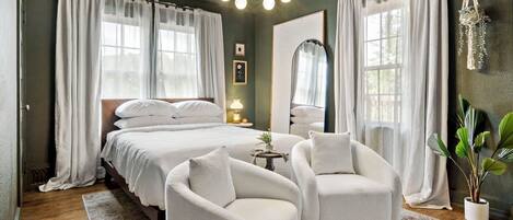 Studio Mewah, balkon | 1 kamar tidur, setrika/meja setrika, Wi-Fi gratis, dan seprai linen