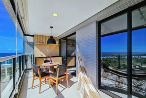 Signature Apartment | Outdoor dining - Premium Stella Maris by VLV Stays (Salvador)