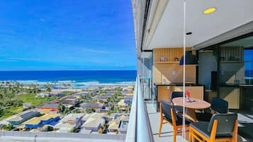 Signature Apartment | Outdoor dining