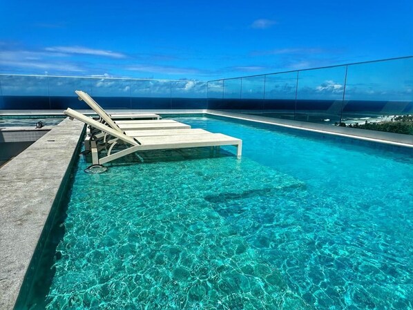 Kolam renang outdoor