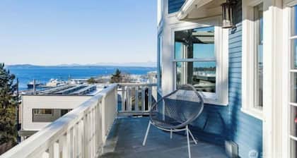 6B3B Luxury Home! Sleeps 20! Beautiful Views!