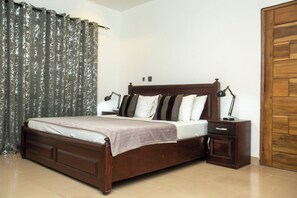 2 dormitorios, tabla de planchar con plancha, wifi y ropa de cama