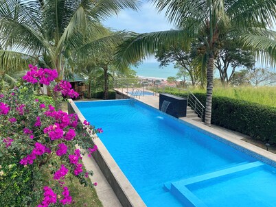 Magnificent country house with infinity pool with sea view