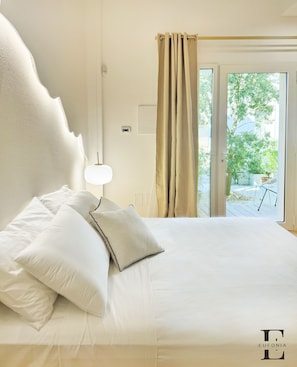 1 bedroom, WiFi, bed sheets - Euphonia Deluxe room with garden view welcomes you to a relaxing environment (Lecce)