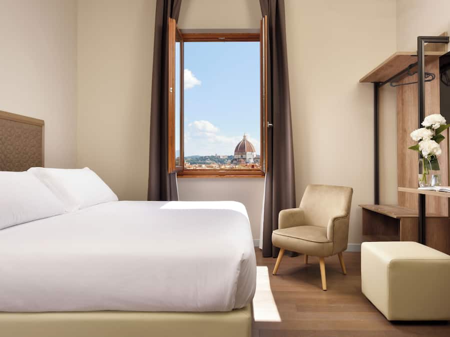 Deluxe Double or Twin Room, City View | In-room safe, desk, blackout drapes, soundproofing