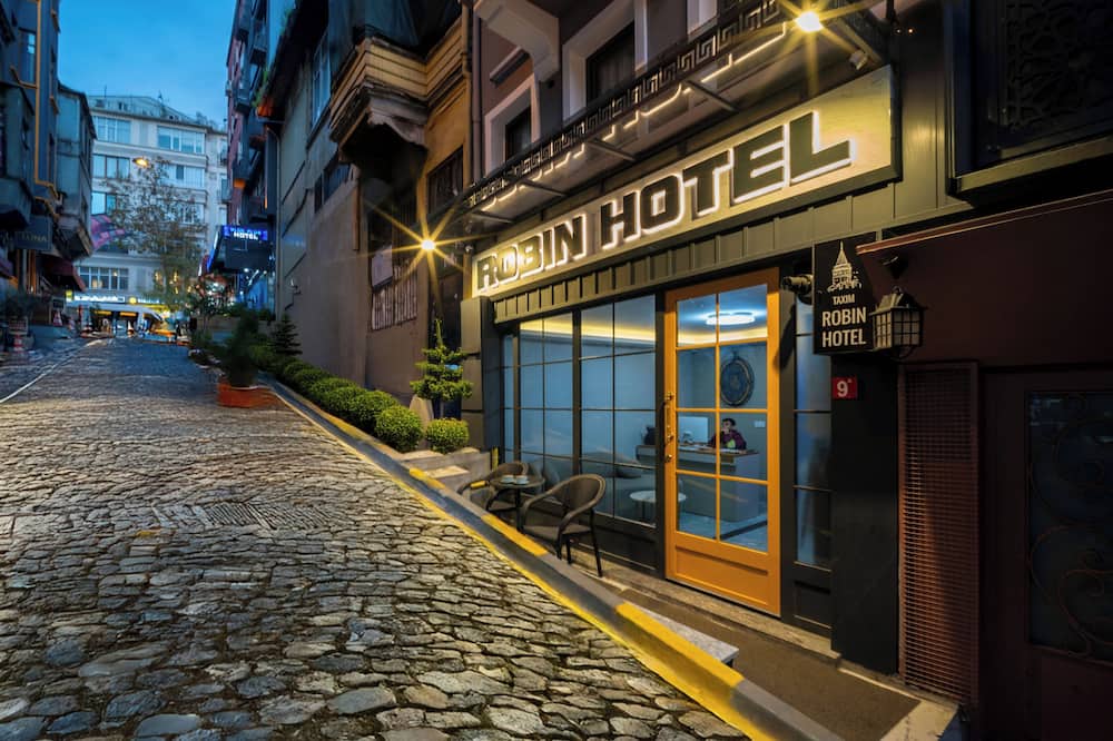 Robin Hotel