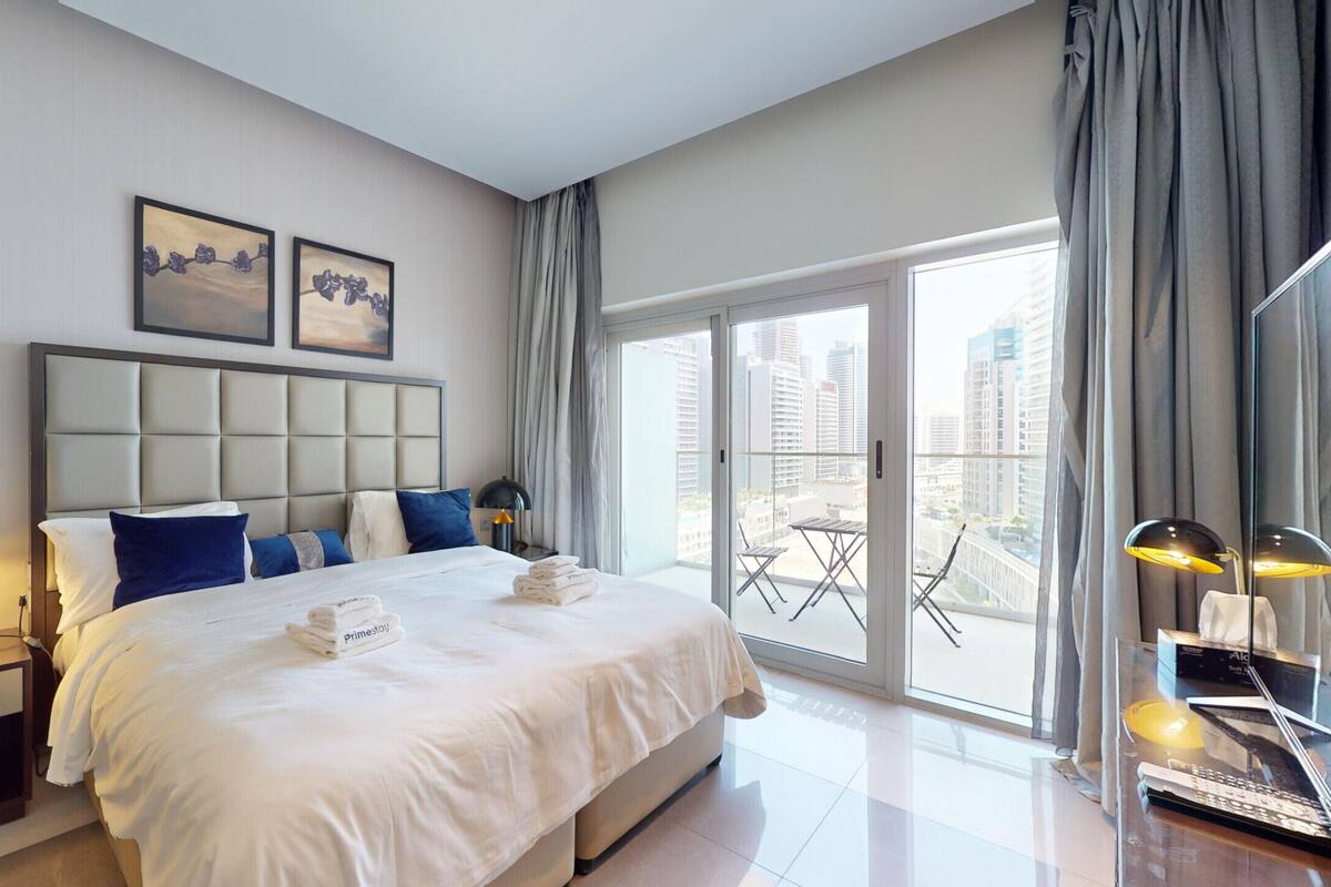2 bedrooms, bed sheets