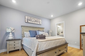 4 bedrooms, free WiFi, bed sheets