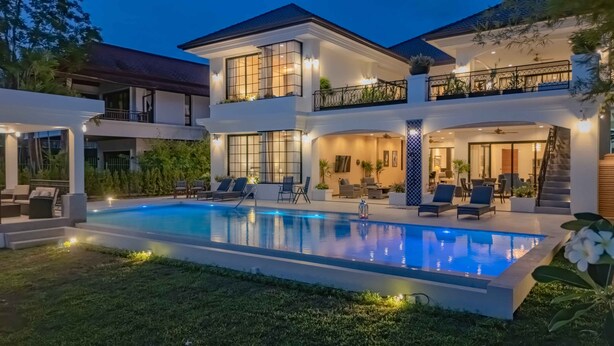 Outdoor pool - Villa Viola | Fully staffed New Luxury Villa | Laguna Golf Course & Beach Access (Pa Sak)