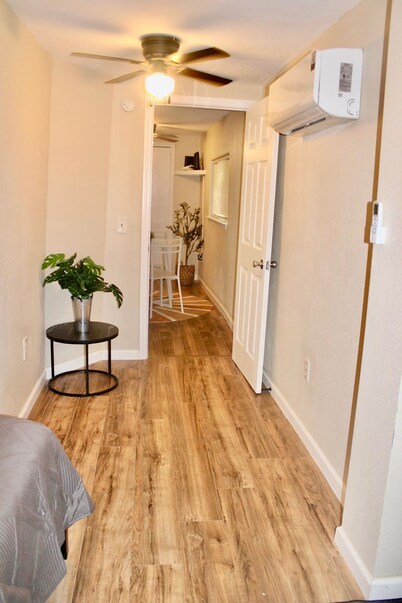 Charming 1-bedroom apartment in delightful Harlingen with AC, WiFi