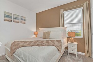 8 bedrooms, iron/ironing board, WiFi, bed sheets - Upstay: Resort Villa w Pool & Cinema near Disney (Kissimmee)
