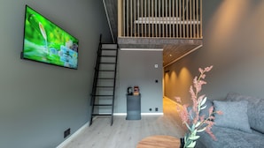 Firemannsrom – standard, privat bad, fjellutsikt | Oppholdsområde