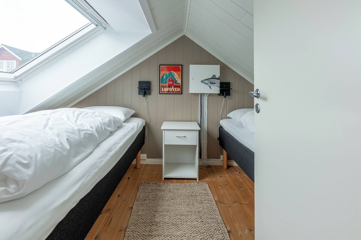 RORBU Medium/Fishermans cabin | Memory foam beds, WiFi (free), bed sheets