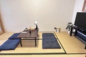 Room - Tabitime Oimasato Kiki 7min to Namba / 2min to Station /70 sqm house (Osaka)