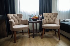 Standard Double Room Single Use | In-room safe, desk, laptop workspace, blackout curtains - Comfort Home Taksim (Istanbul)