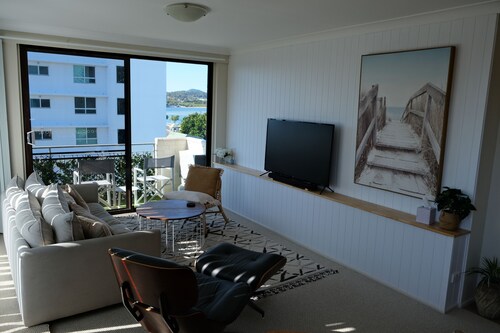 Tranquil, Stylish, Retreat - 3 Bedrooms