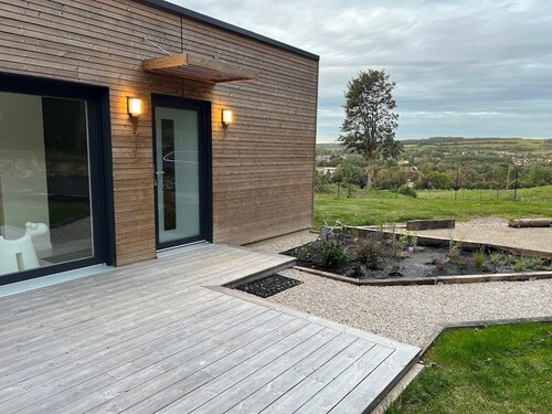 Au refuge de la colline Ecolodge 4* au calme avec vue sur la vallée, proche Mer