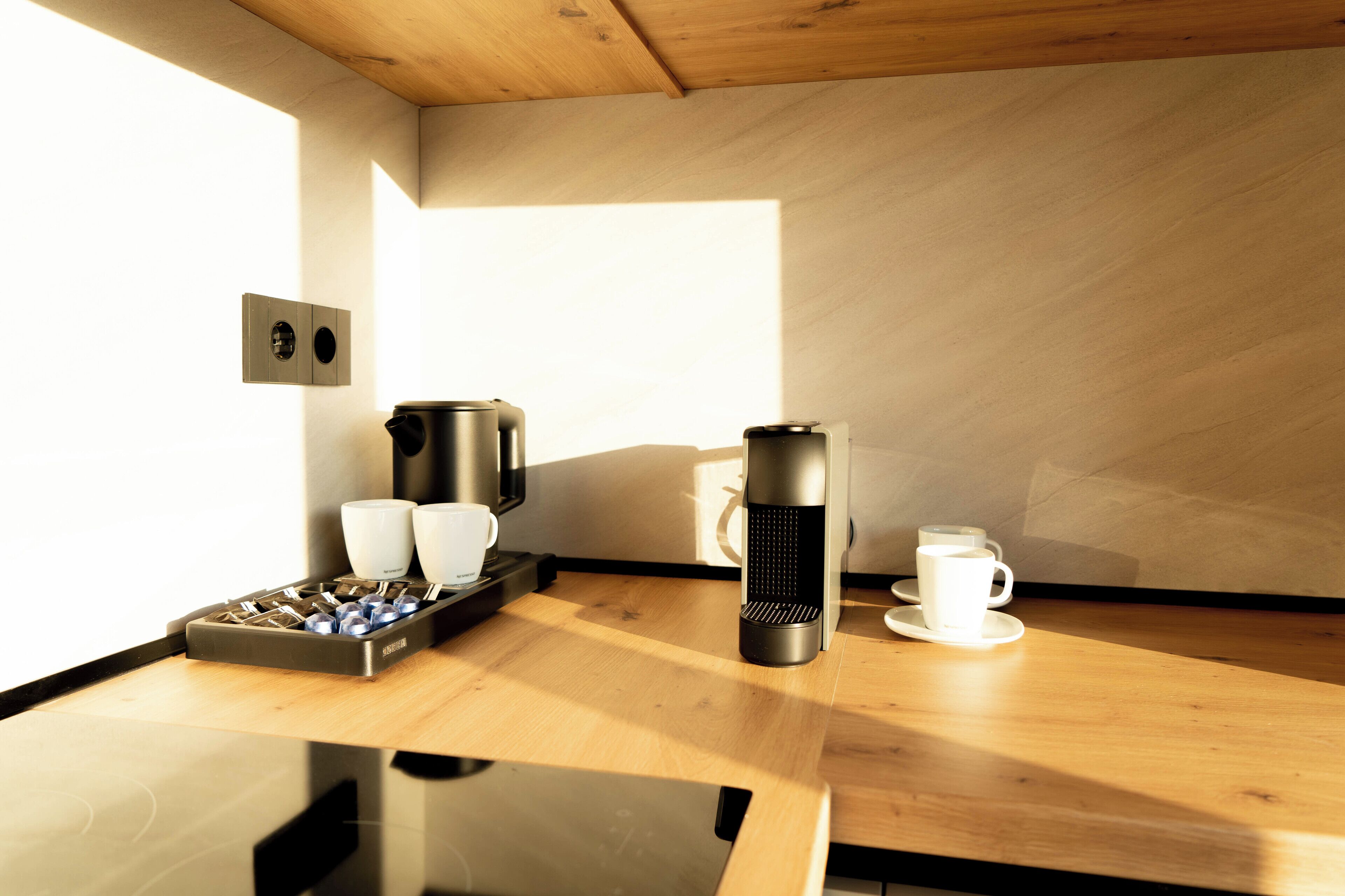 Fridge, espresso maker, coffee/tea maker, electric kettle