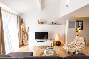 TV