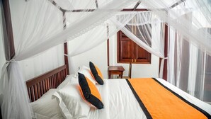 Deluxe Room, Balcony, Partial Sea View - Villa RamFort (Galle)