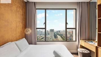 Luxury Apartment, 3 Bedrooms, Patio, City View | City view