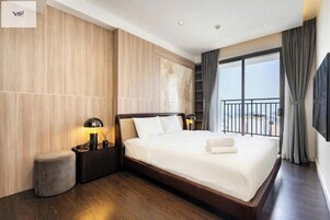 Panoramic Apartment, 2 Bedrooms, Patio, City View | Premium bedding, individually decorated, individually furnished, desk