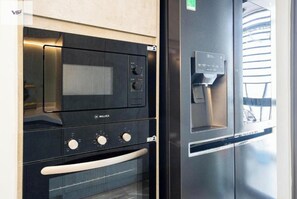 Panoramic Apartment, 2 Bedrooms, Patio, City View | Private kitchen