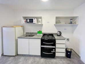 Apartment, 1 Bedroom, Accessible, Smoking | Interior